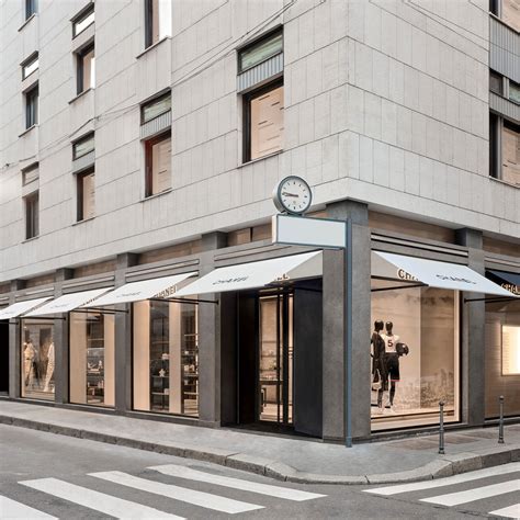 chanel boutique montenapoleone.